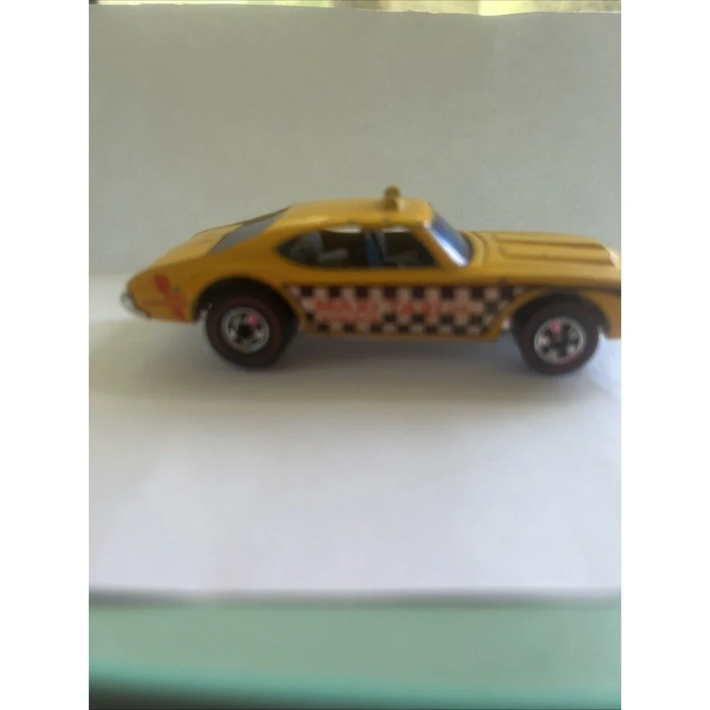 Vintage  Hot Wheels Redline Maxi Taxi OLDS 442.  USA And Canada